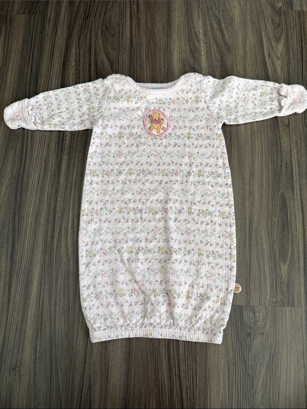 Baby One Size vintage Disney Winnie the Pooh elastic-bottom infant sleep gown